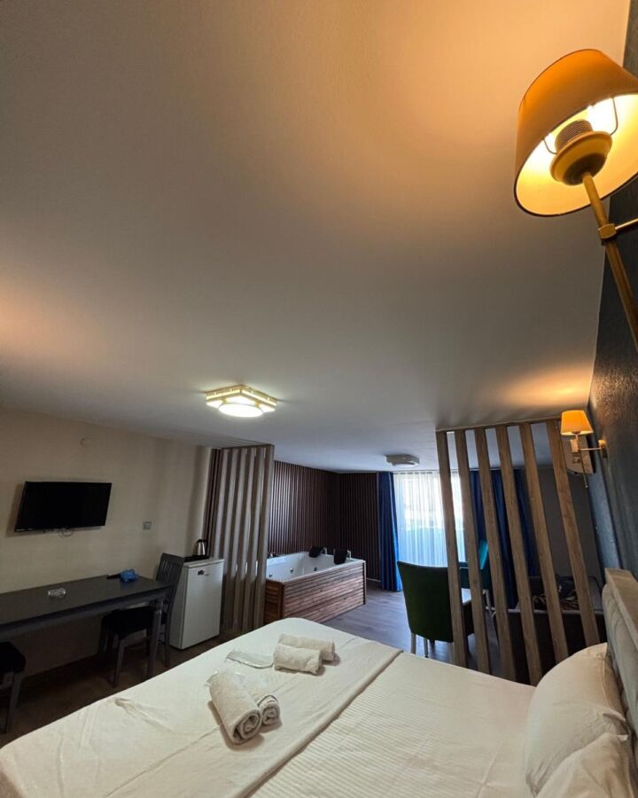 DUUM Suite Suit Jakuzili Daire, Karşıyaka